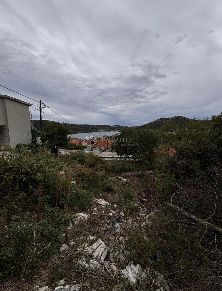 Zazidljivo zemljišče Vrsine, Marina, 1.360m2