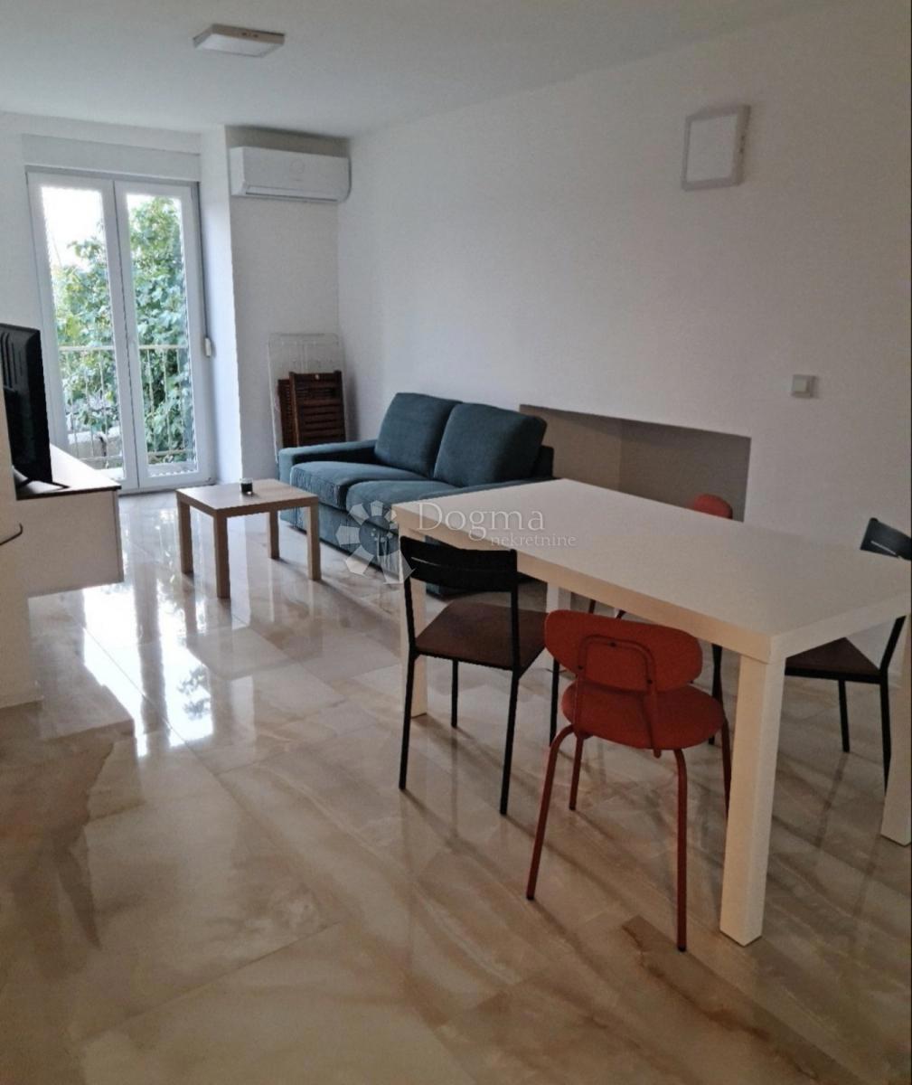 Hiša Kraljevica, 377m2