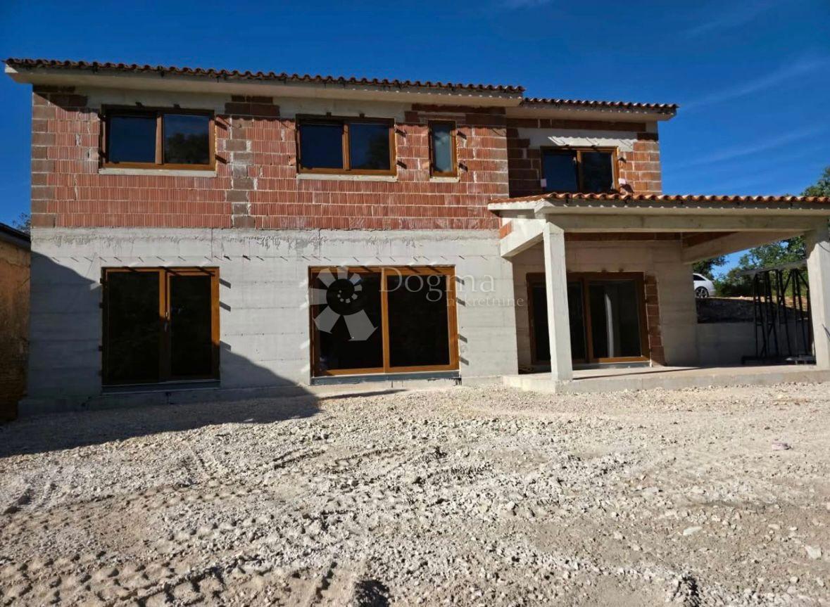 Hiša Laginji, Žminj, 200m2