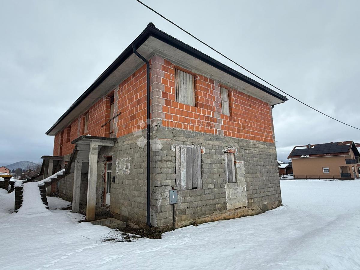 Hiša Centar, Gospić, 330m2