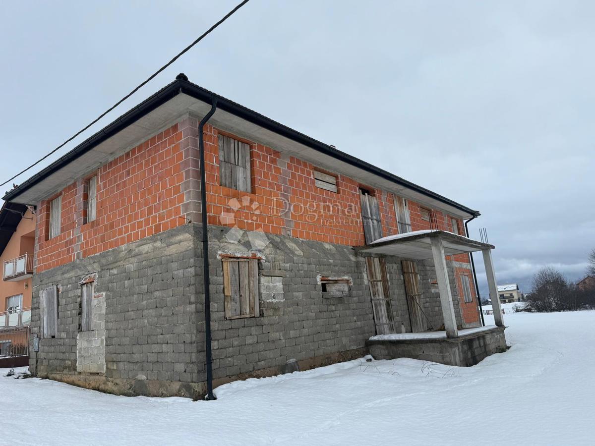 Hiša Centar, Gospić, 330m2