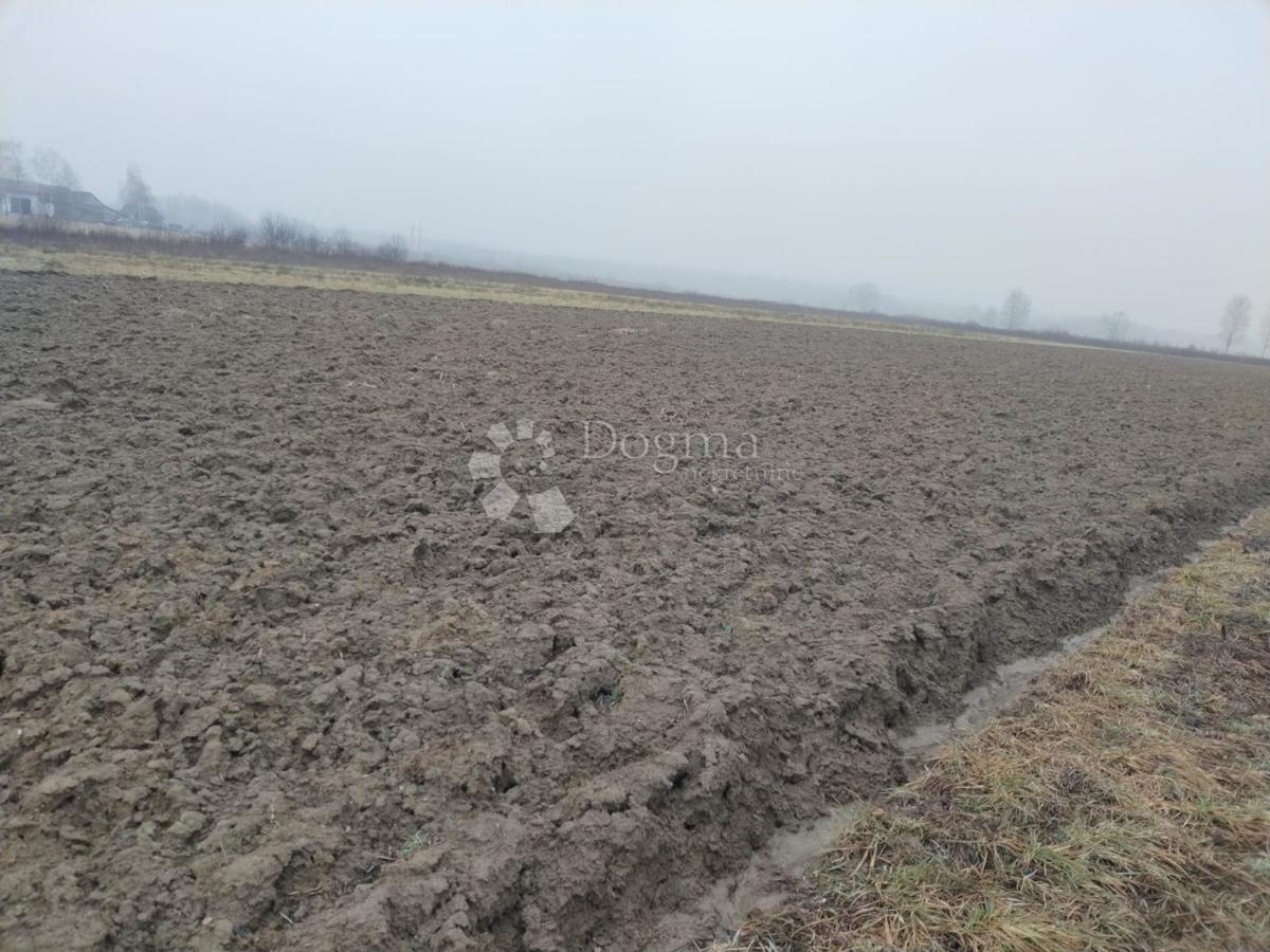 Zazidljivo zemljišče Donje Pokuplje, Karlovac, 5.926m2