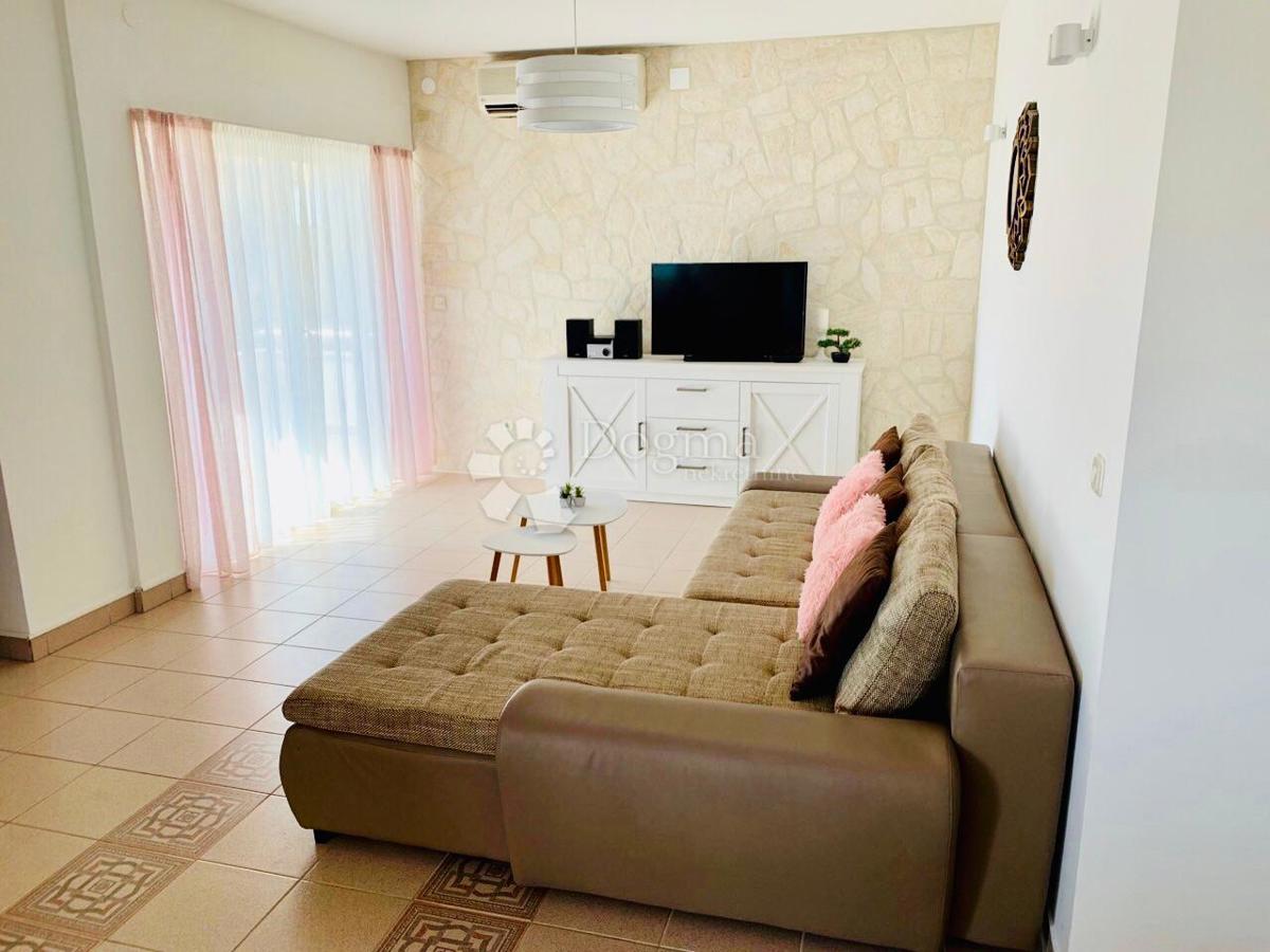 Hiša Privlaka, 270m2