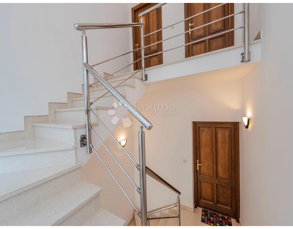 Hiša Privlaka, 270m2