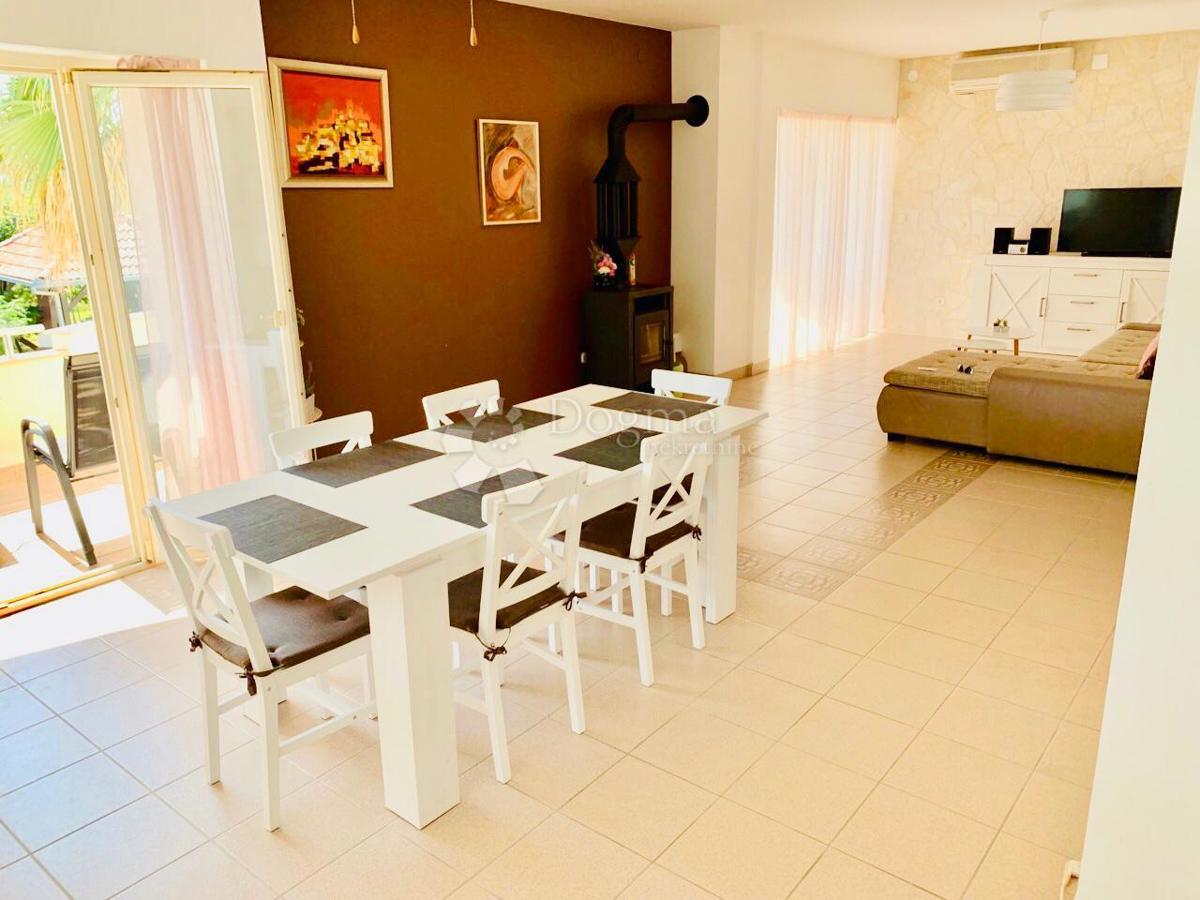 Hiša Privlaka, 270m2