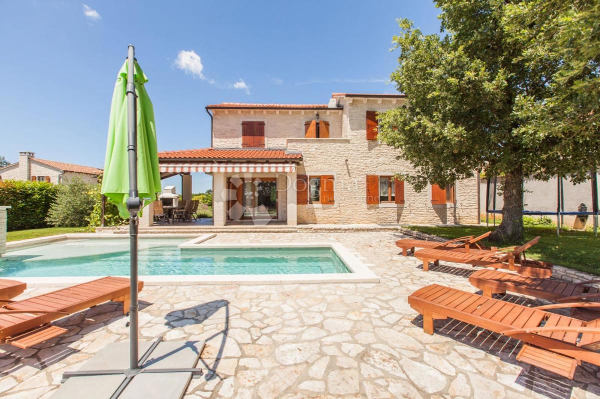 Hiša Višnjan, 200m2