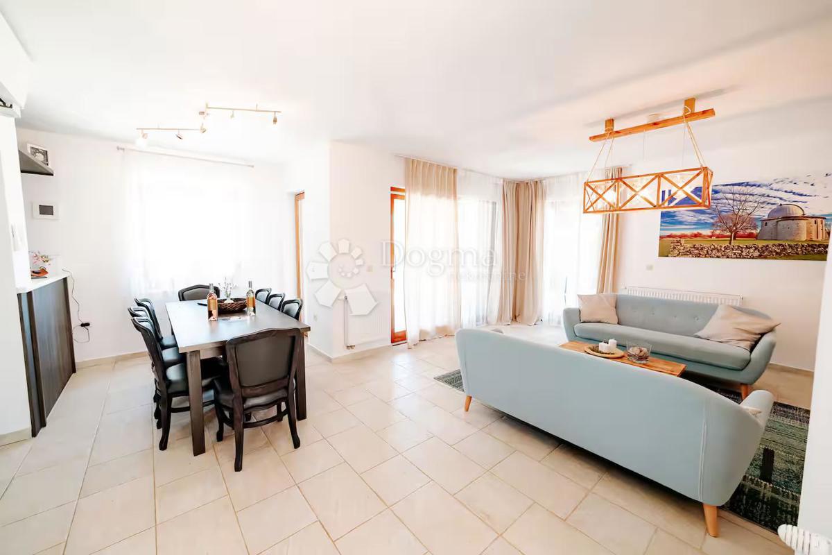 Hiša Višnjan, 200m2