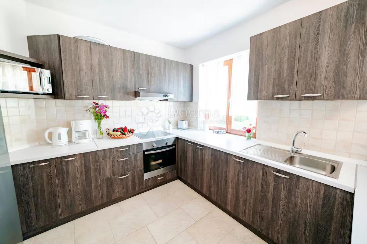 Hiša Višnjan, 200m2