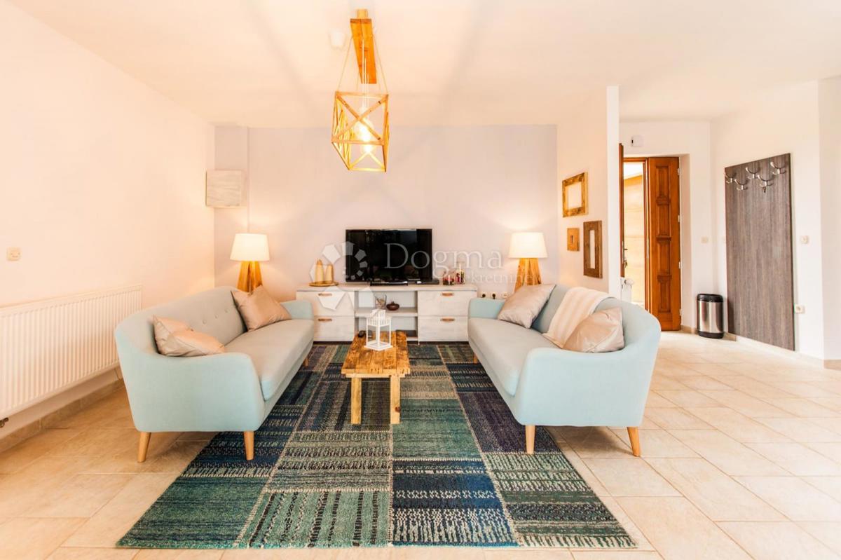 Hiša Višnjan, 200m2