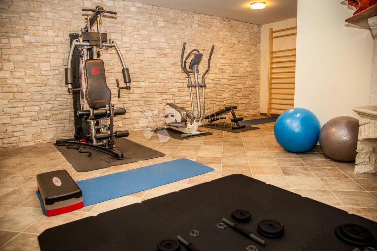 Hiša Višnjan, 200m2