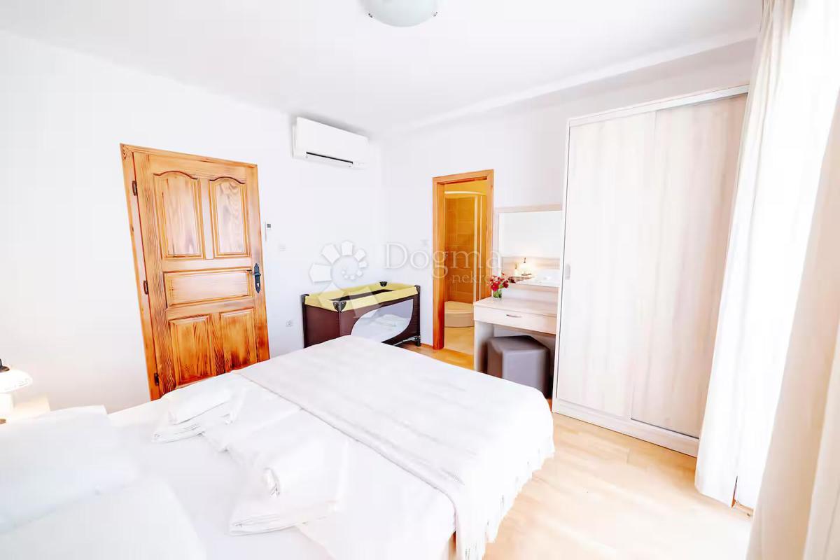 Hiša Višnjan, 200m2