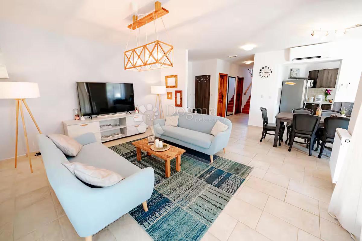 Hiša Višnjan, 200m2