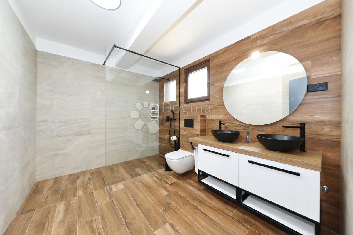 Hiša Bili brig, Zadar, 544m2