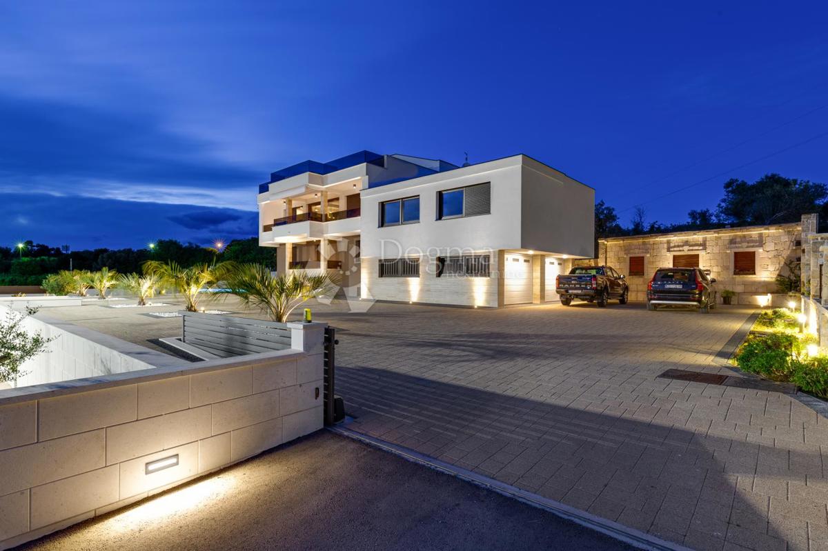 Hiša Bili brig, Zadar, 544m2