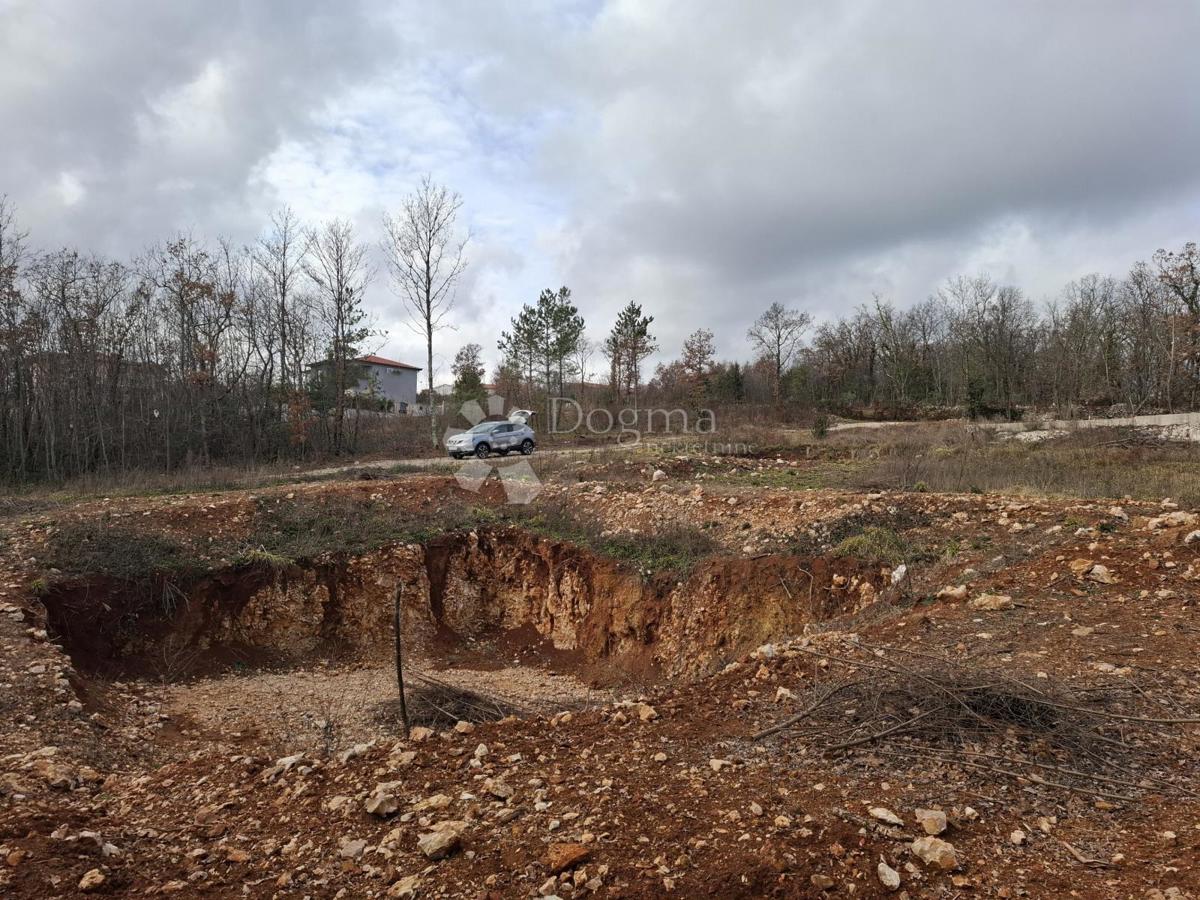 Zazidljivo zemljišče Labin, 554m2