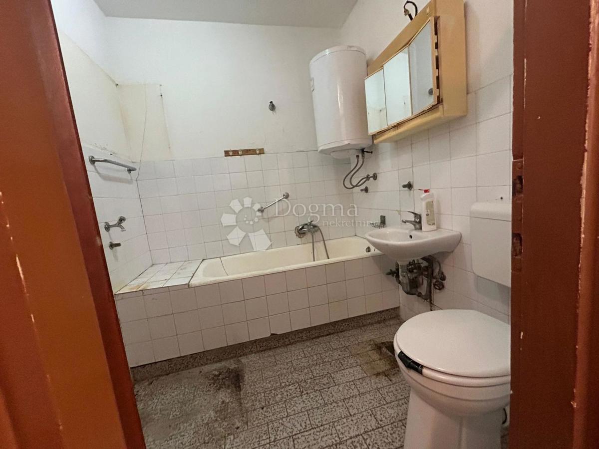 Stanovanje Vidikovac, Pula, 1m2