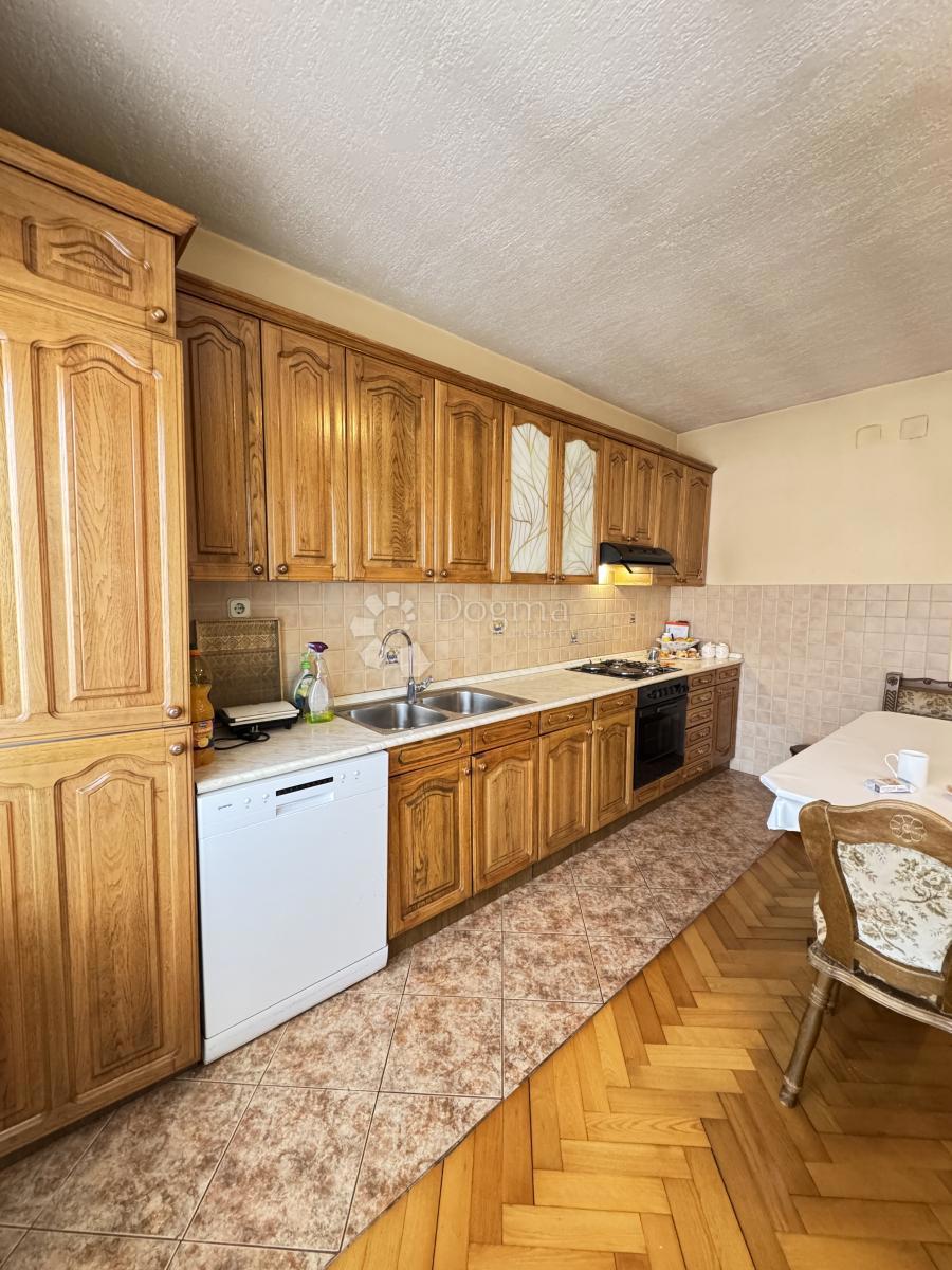 Hiša Brestje, Sesvete, 425,33m2