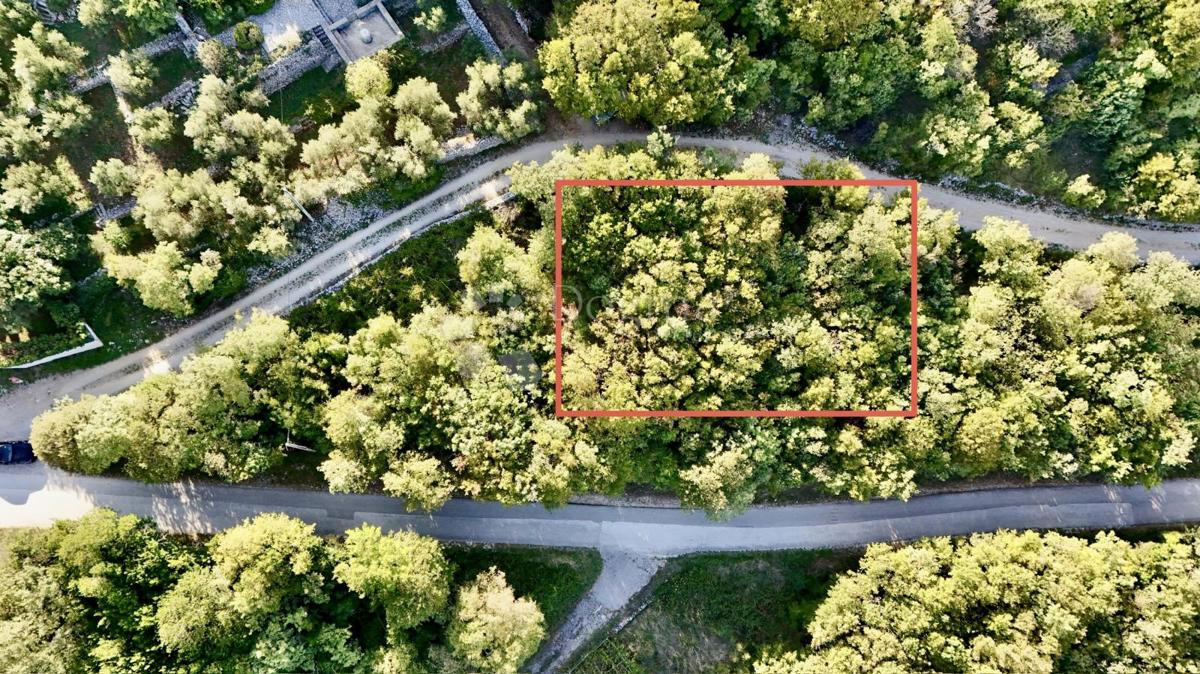 Kmetijsko zemljišče Crni, Raša, 422m2