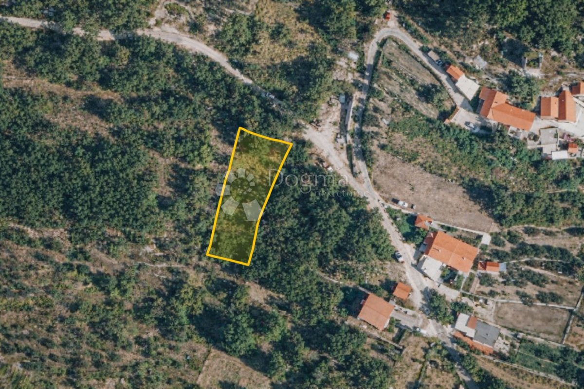 Zazidljivo zemljišče Kreševo, Šestanovac, 884m2