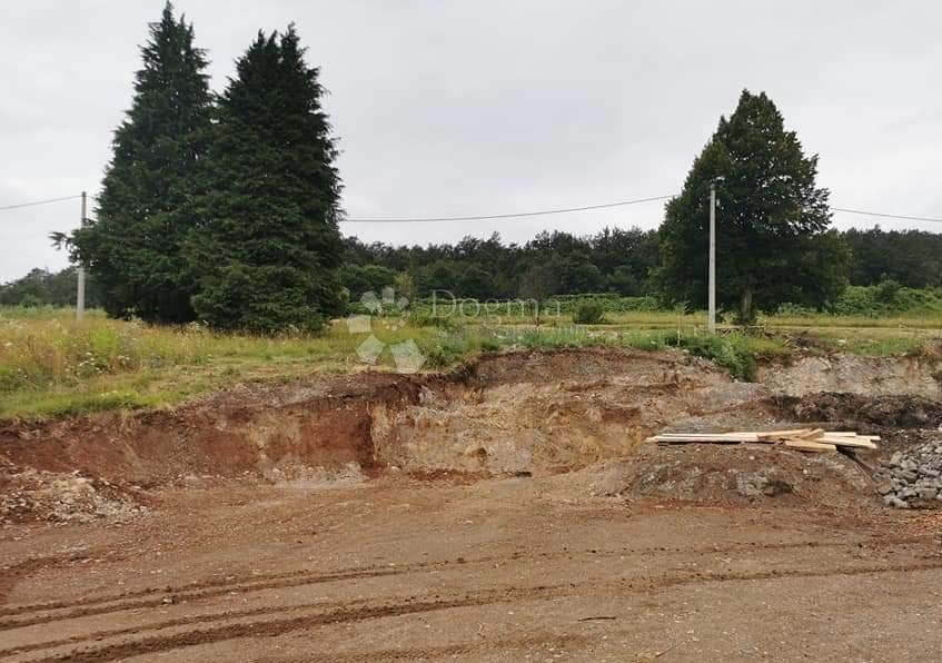 Zazidljivo zemljišče Josipdol, 2.737m2