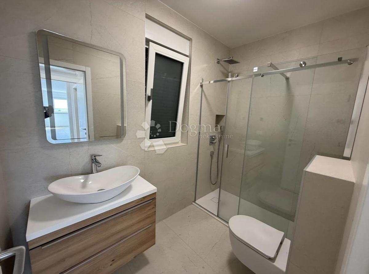 Apartma Novalja, 72m2