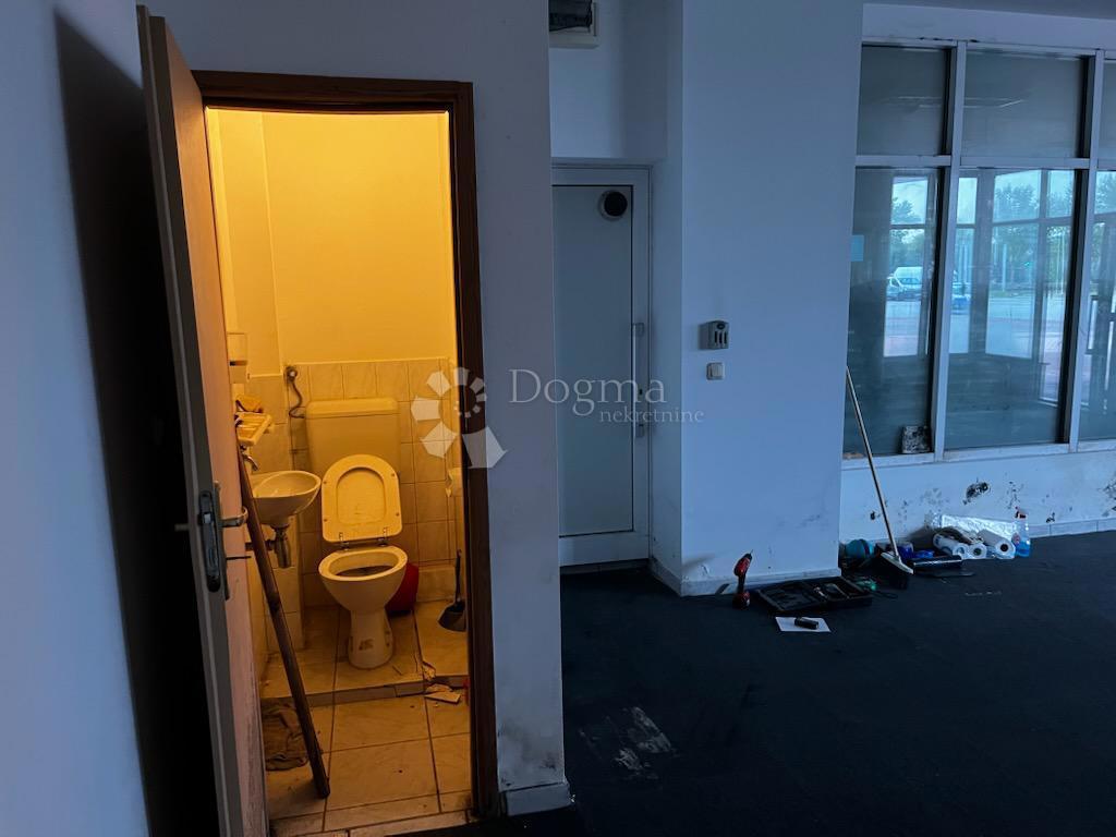 Poslovni prostor Sesvete, 41,98m2