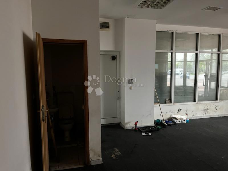 Poslovni prostor Sesvete, 41,98m2