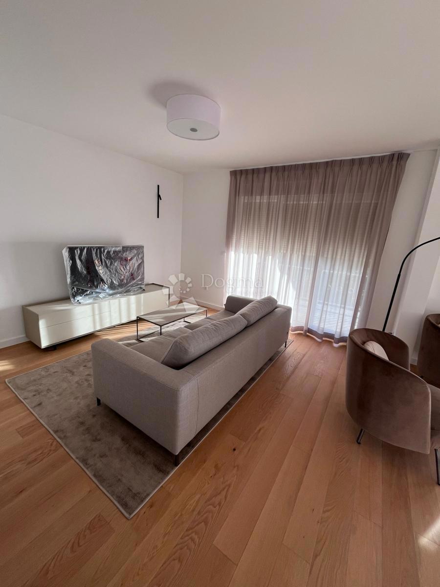 Hiša Poljane, Opatija - Okolica, 528m2