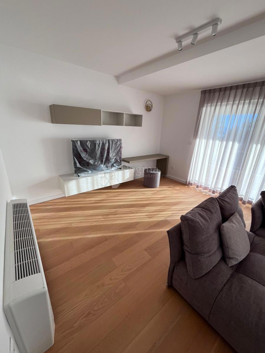 Hiša Poljane, Opatija - Okolica, 528m2