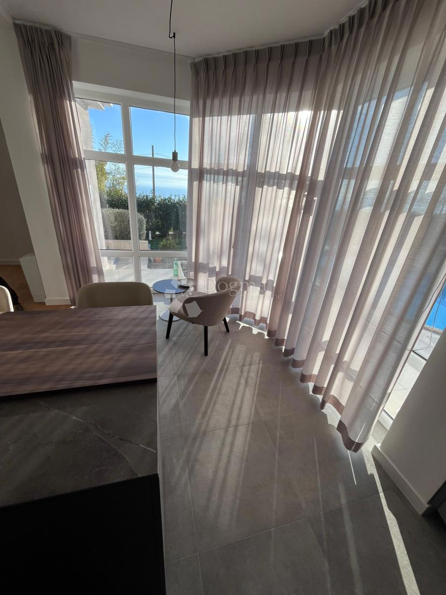 Hiša Poljane, Opatija - Okolica, 528m2