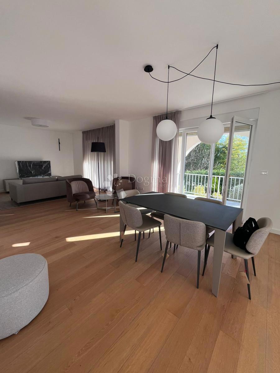 Hiša Poljane, Opatija - Okolica, 528m2