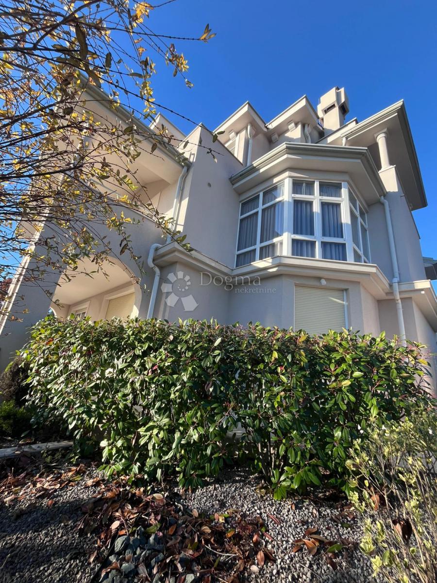 Hiša Poljane, Opatija - Okolica, 528m2