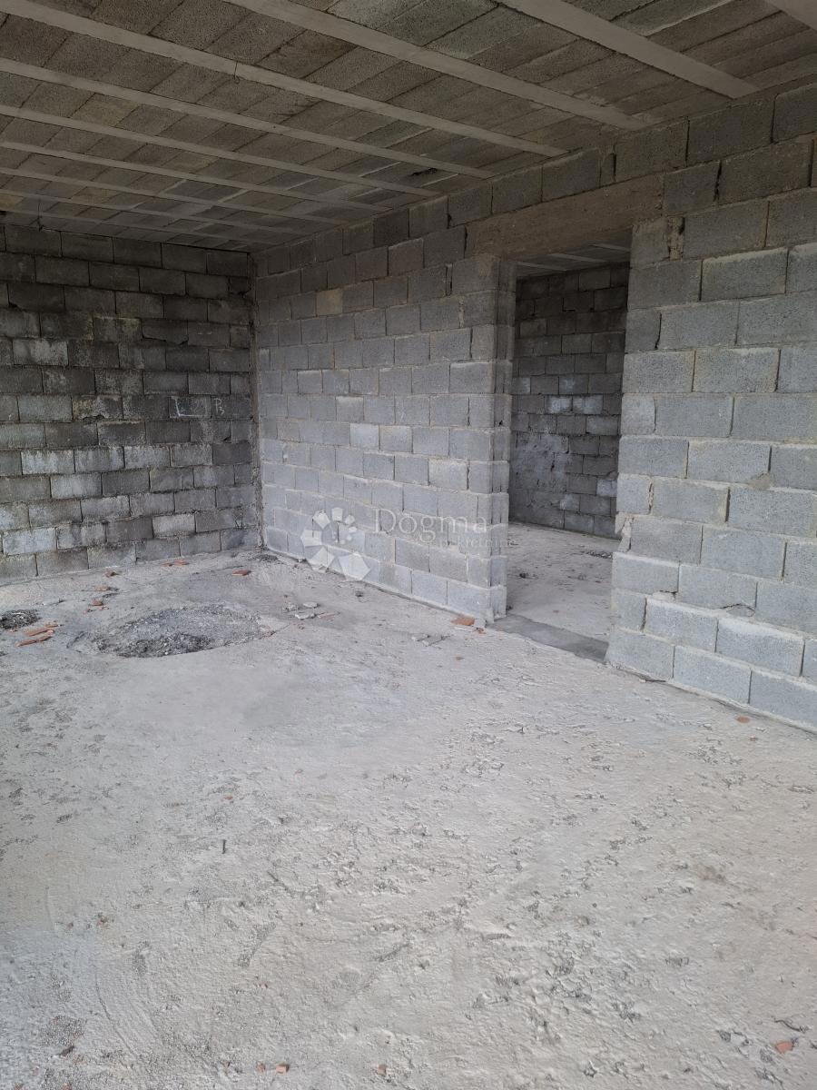 Hiša Benkovac, 64m2