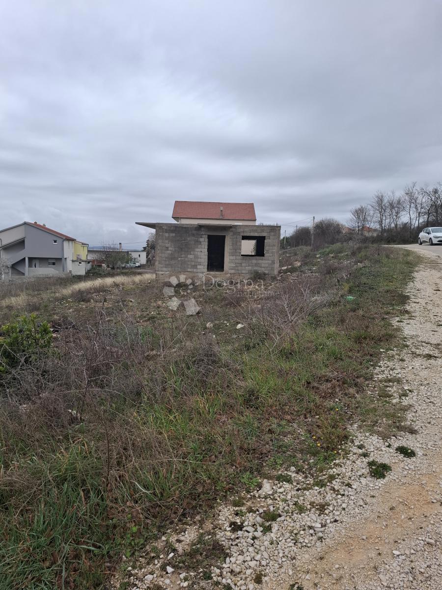 Hiša Benkovac, 64m2