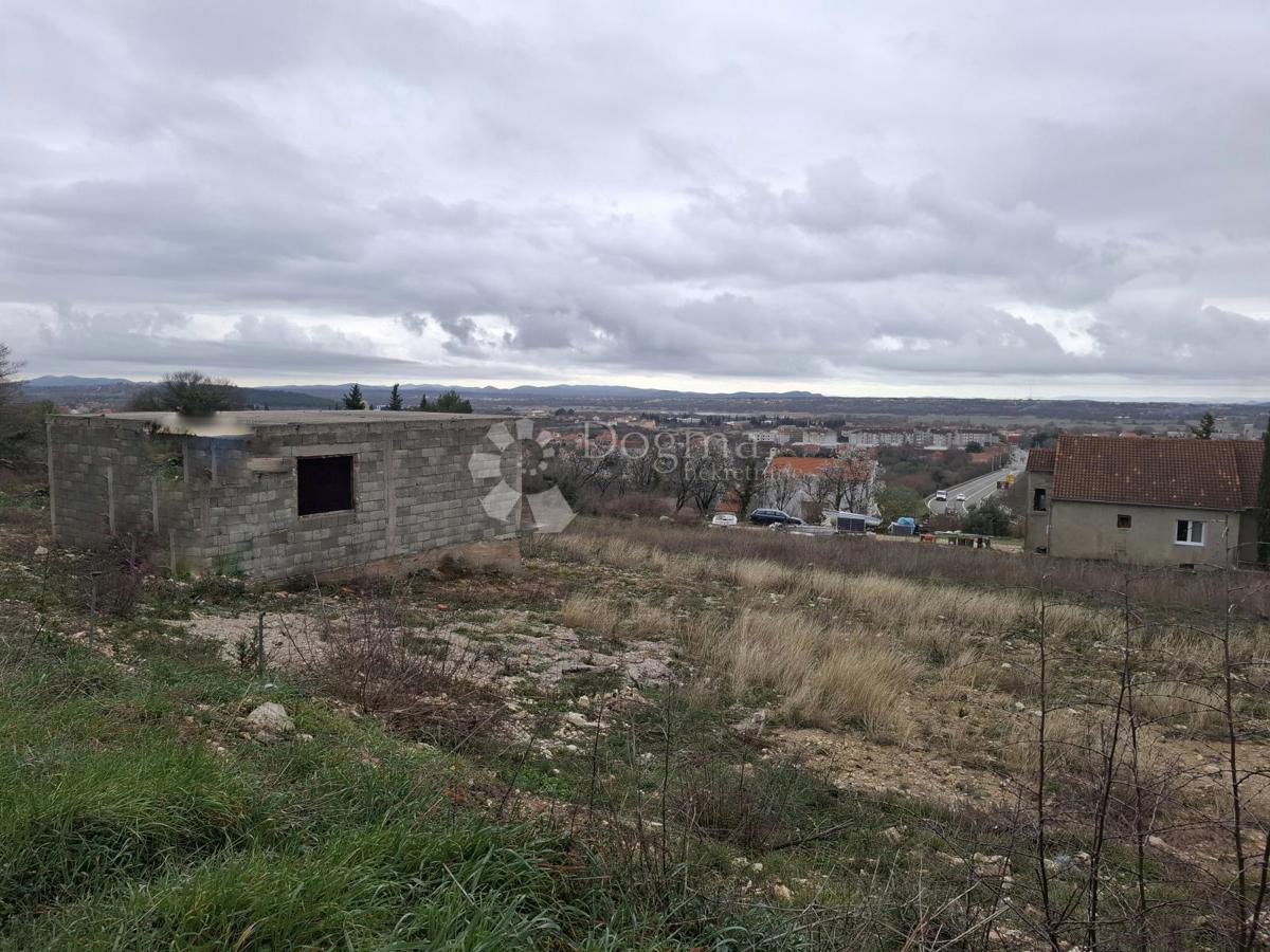 Hiša Benkovac, 64m2