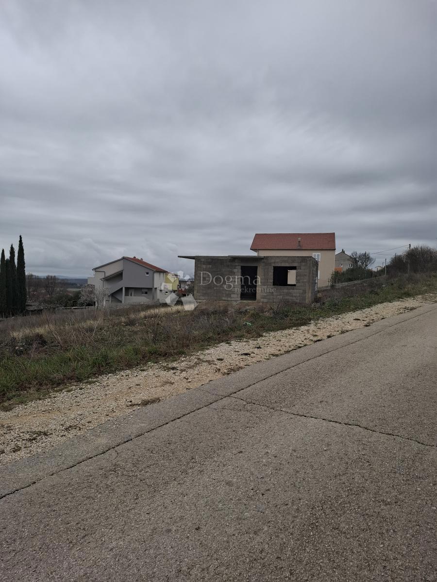 Hiša Benkovac, 64m2