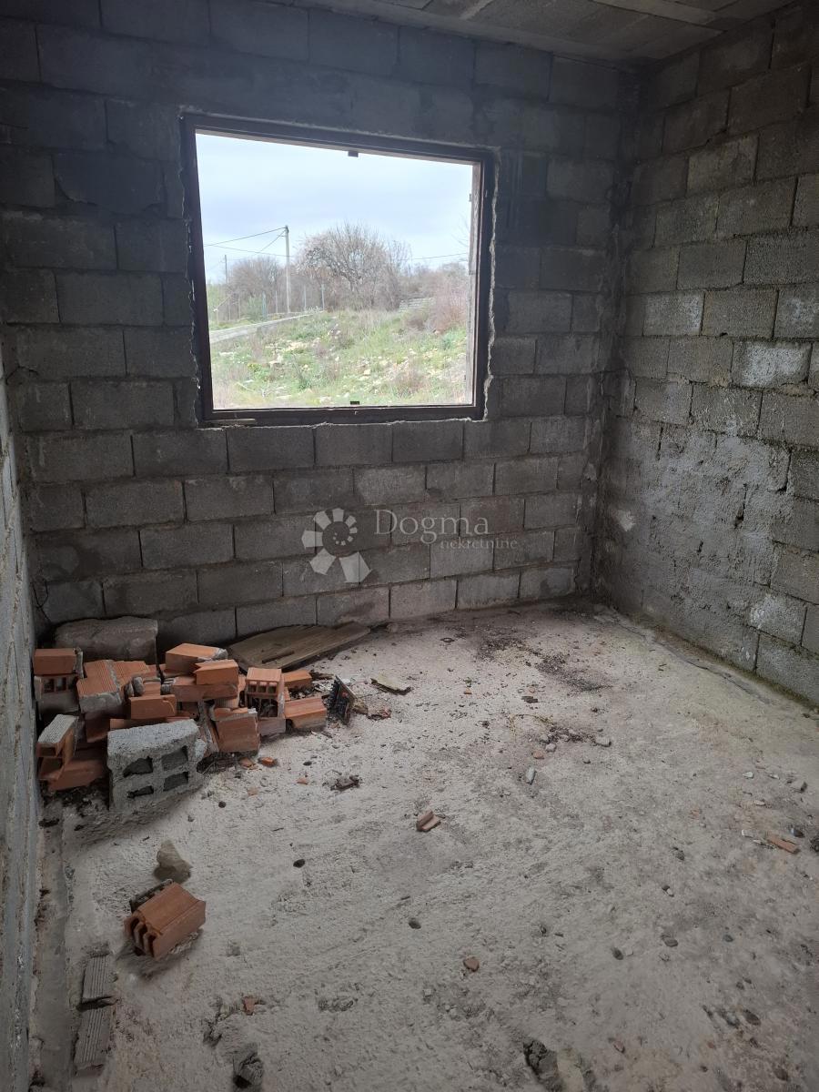 Hiša Benkovac, 64m2