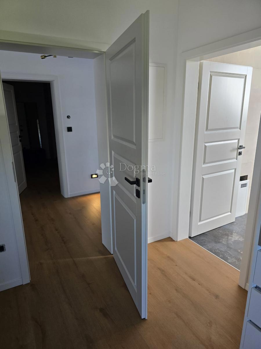 Hiša Sračinec, 280m2