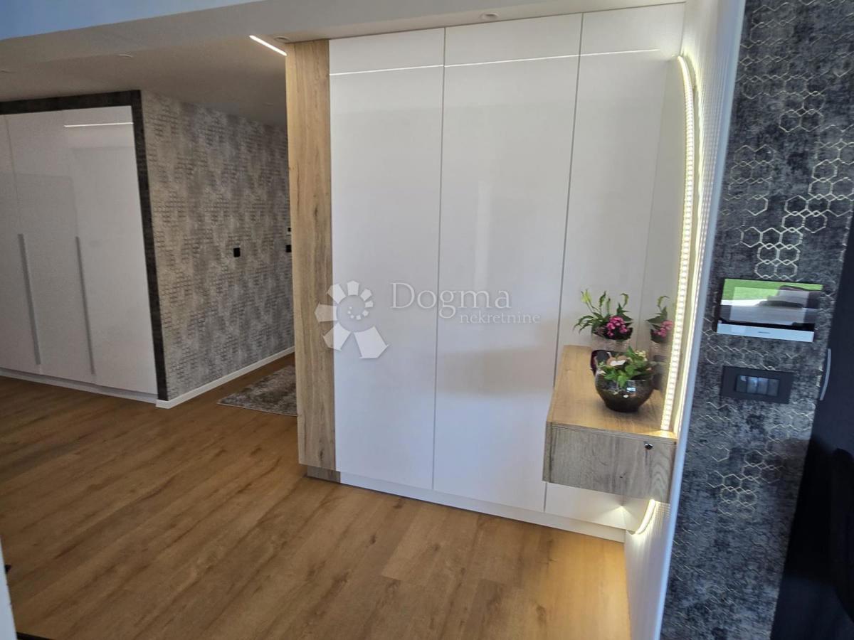 Hiša Sračinec, 280m2