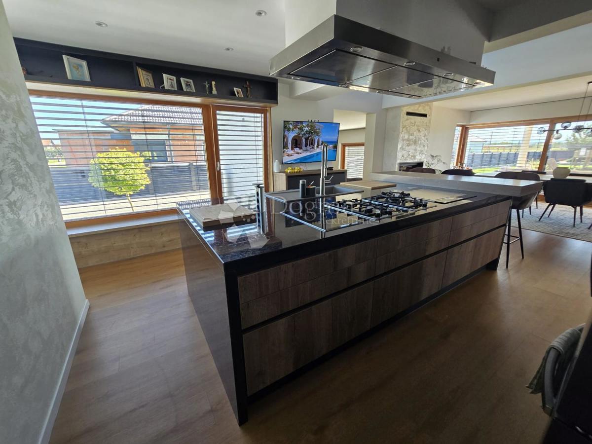 Hiša Sračinec, 280m2