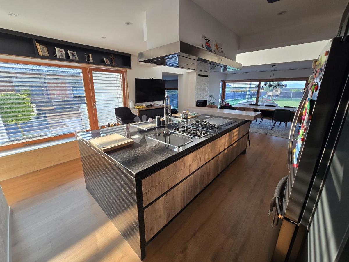 Hiša Sračinec, 280m2