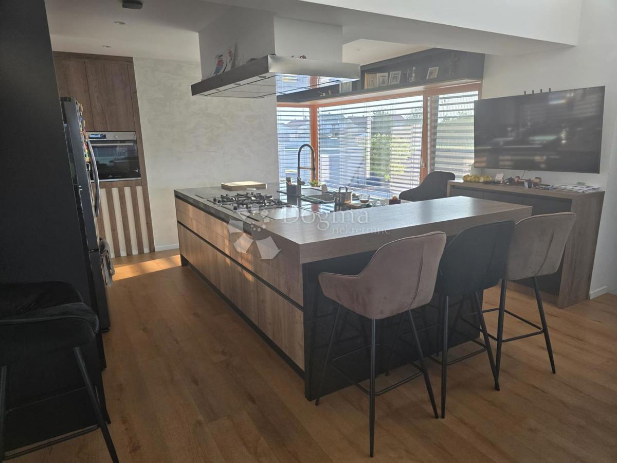 Hiša Sračinec, 280m2