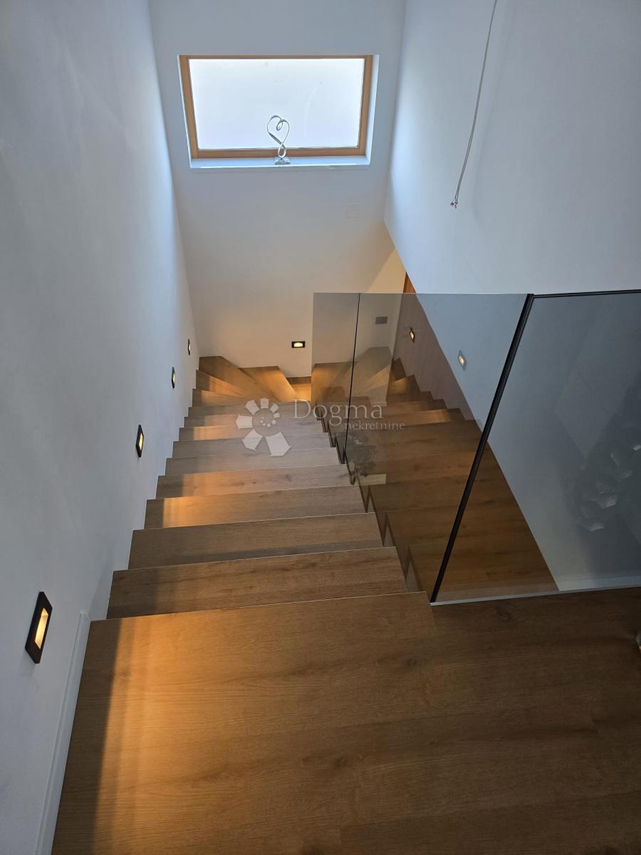 Hiša Sračinec, 280m2