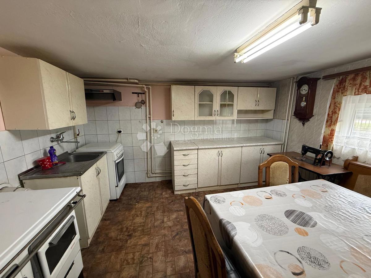 Hiša Turčin, Gornji Kneginec, 164m2