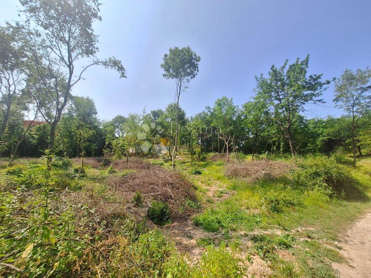 Zazidljivo zemljišče Labin, 1.208m2