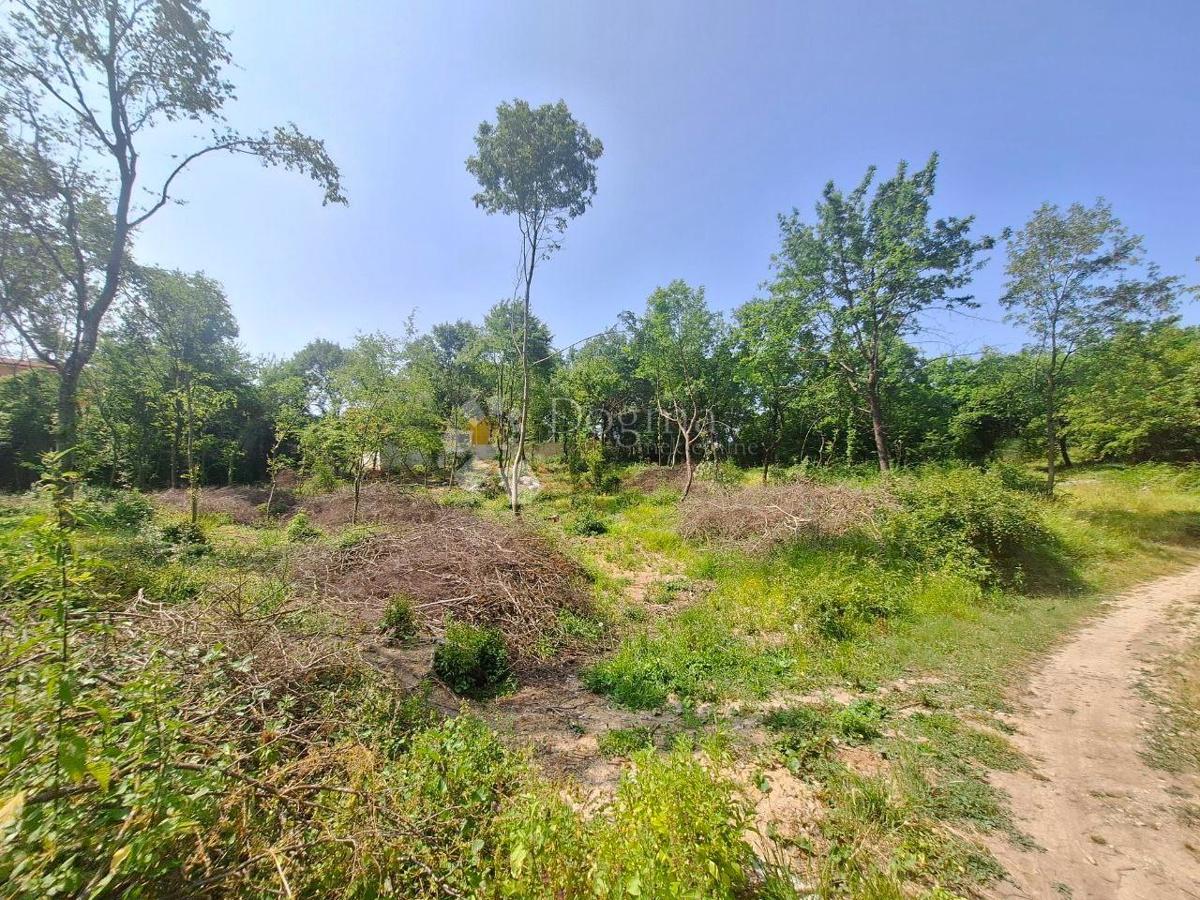 Zazidljivo zemljišče Labin, 1.208m2