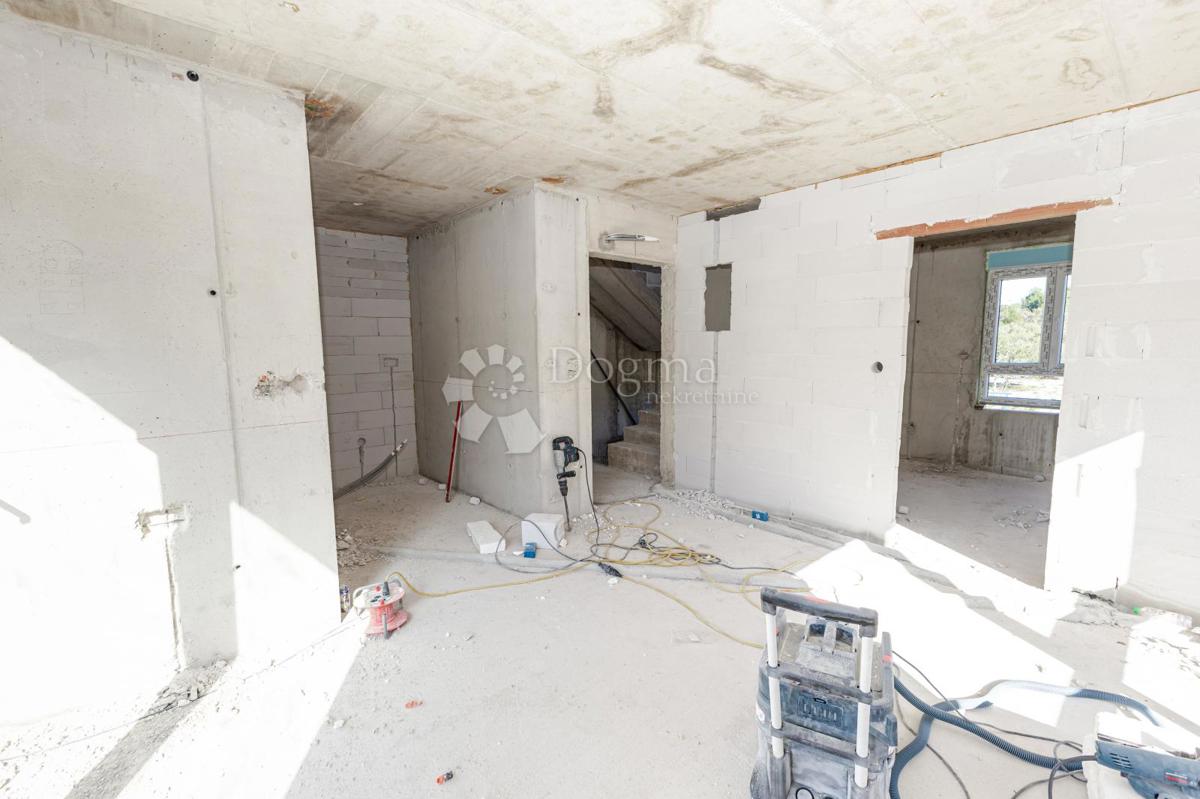 Stanovanje Pirovac, 61m2