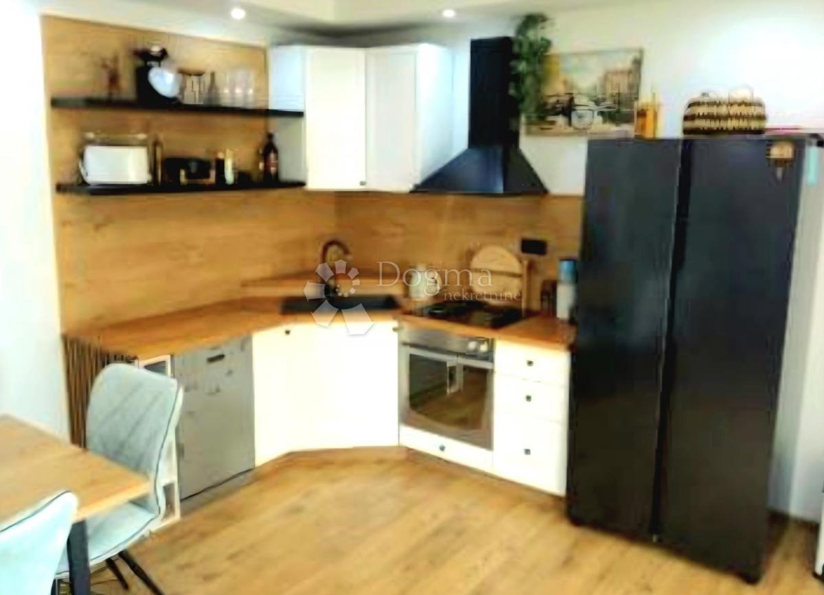 Stanovanje Dugi Rat, 89,98m2