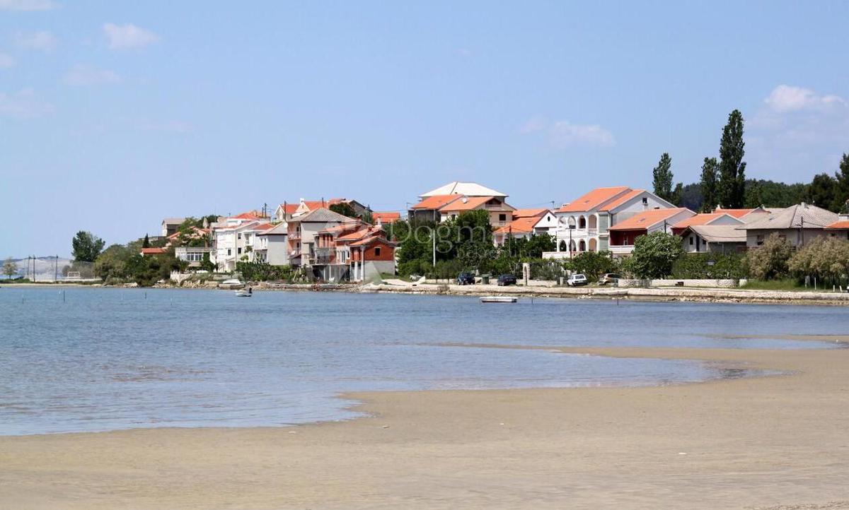 Zazidljivo zemljišče Ljubač, Ražanac, 960m2