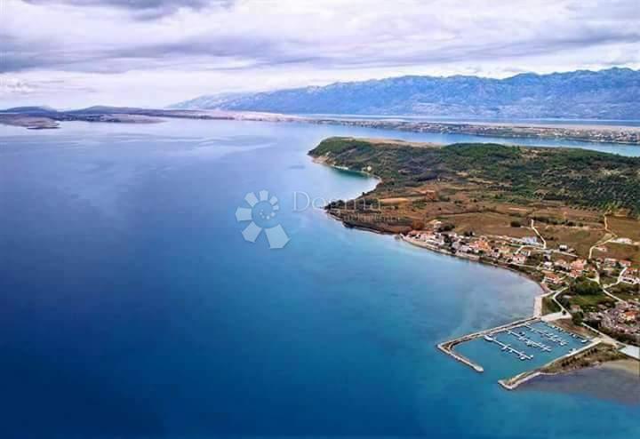 Zazidljivo zemljišče Ljubač, Ražanac, 960m2